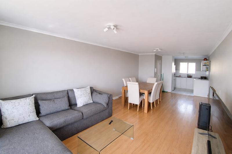 To Let 2 Bedroom Property for Rent in Vredehoek Western Cape